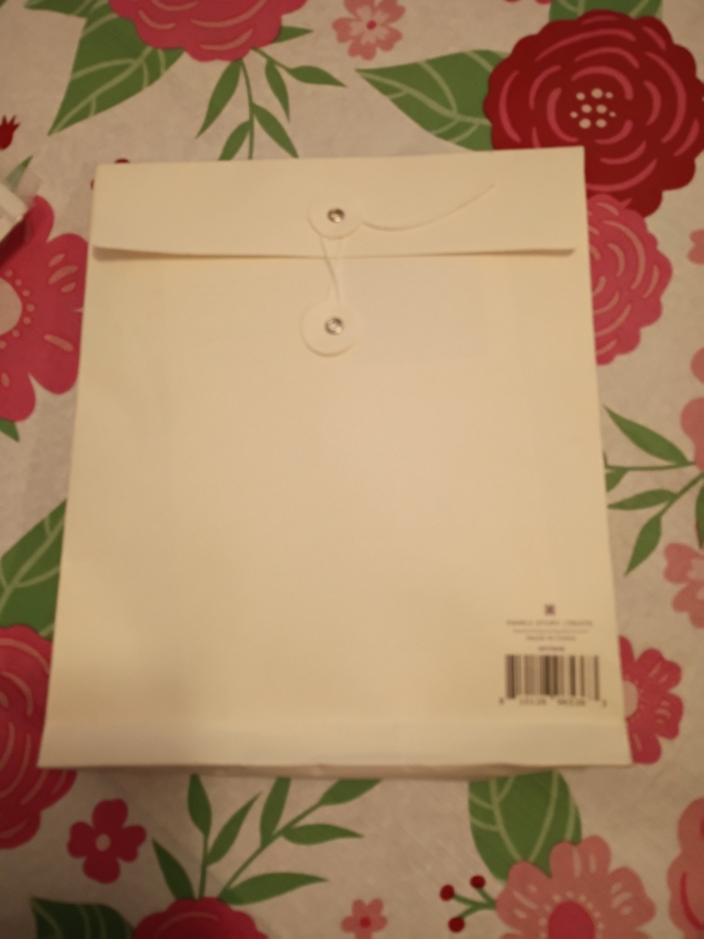 Cardinal Button Project Kit - Red - Picture 2 of 4